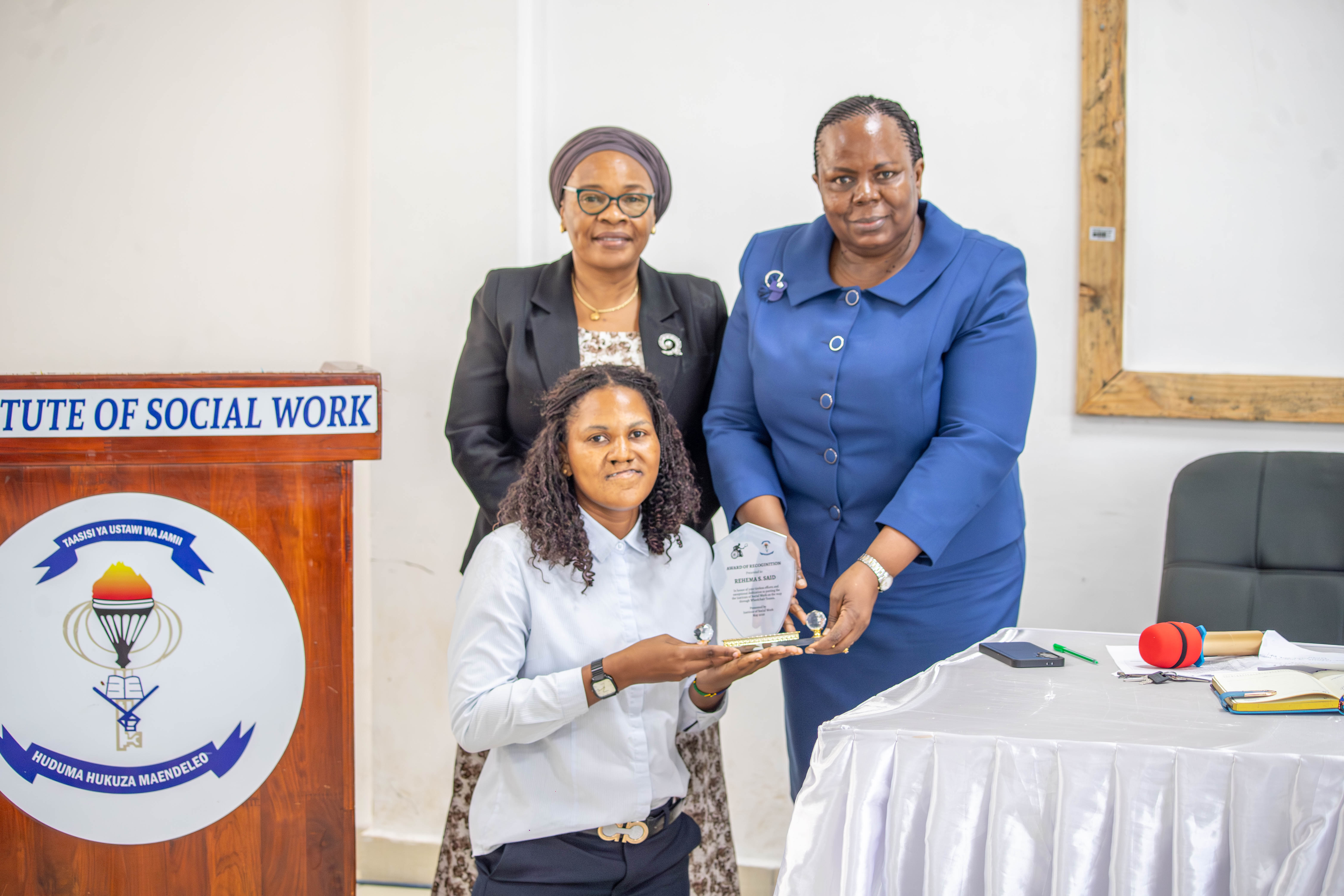 Menejimenti – ISW yampa tuzo maalum mwanafunzi Rehema Said