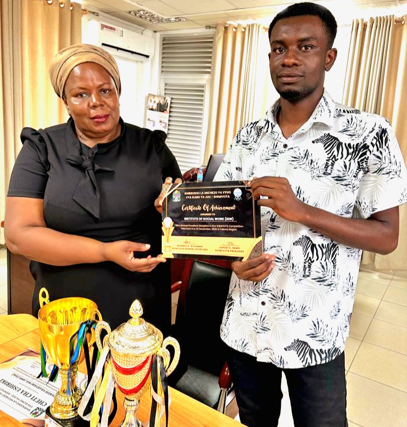 Wanafunzi Chuo cha Ustawi wa Jamii wakusanya vikombe SHIMIVUTA Tabora
